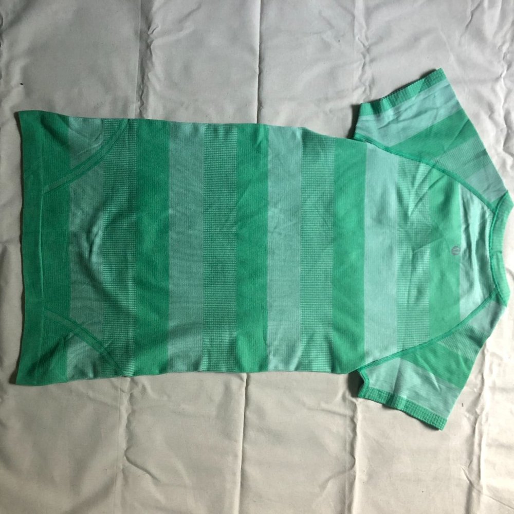 Lululemon striped T-Shirt - Picture 3 of 4